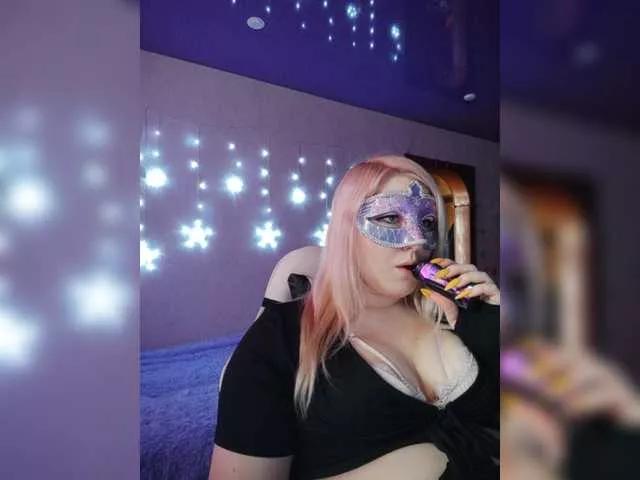 Lady-Holy on BongaCams