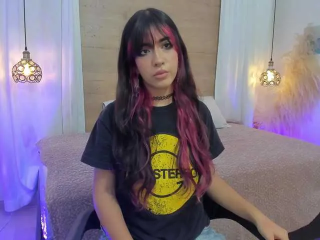 Laure4 from BongaCams