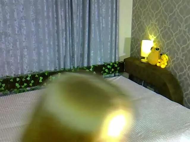 Join 18 years old LittleLisse from BongaCams LittleLisse from BongaCams