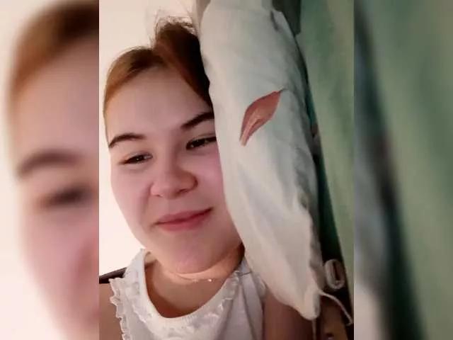 Admire 18 years old littleowlx from BongaCams littleowlx from BongaCams