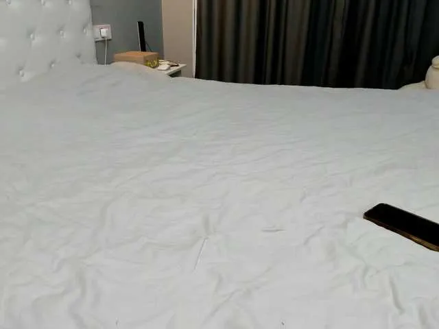 Logan-emma from BongaCams