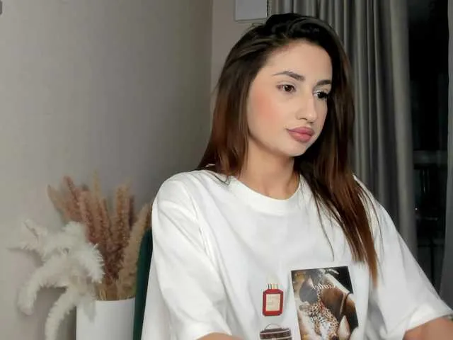 LouraMelody from BongaCams