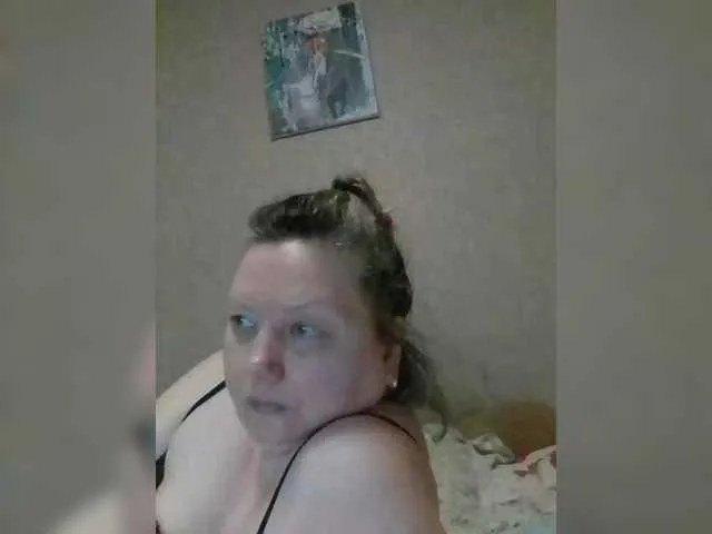 LucyAlexis from BongaCams