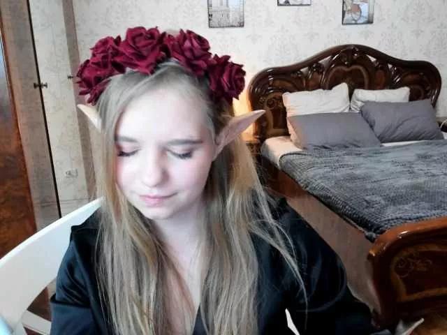 Check out LunaCosplay, she wants to masturbate for you LunaCosplay from BongaCams