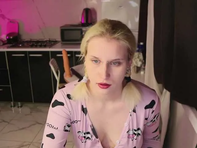 Mertyxxx from BongaCams