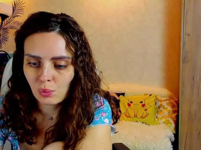 Join Miagrantes, she wants to masturbate for you miagrantes from BongaCams