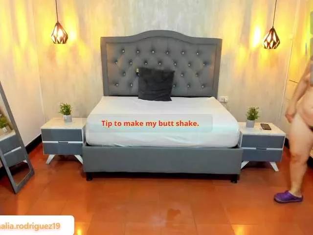 Discover Nathalia-rodriguezz, she wants to masturbate for you Nathalia-rodriguezz from BongaCams