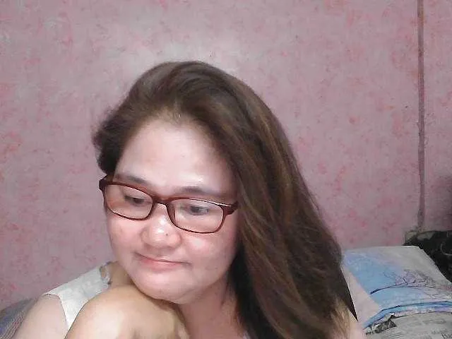 NICEtitspinay from BongaCams