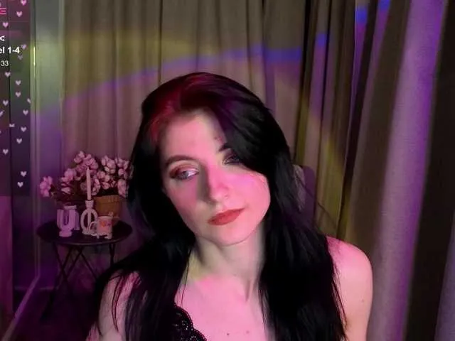 NicoleLuxe from BongaCams