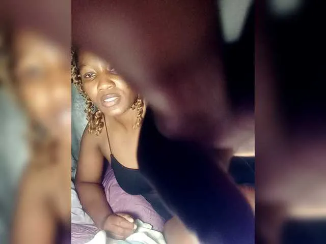 NikkiBea2x from BongaCams