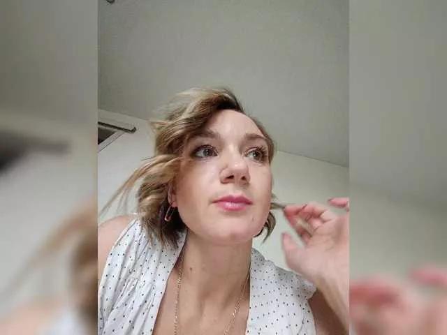 Olia-81 from BongaCams