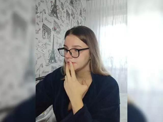 Oliviar on BongaCams 