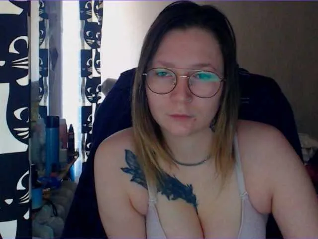 Ozalin from BongaCams