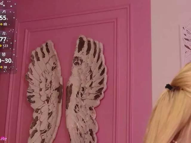 Join sexy camwhore PinkySparkss PinkySparkss from BongaCams