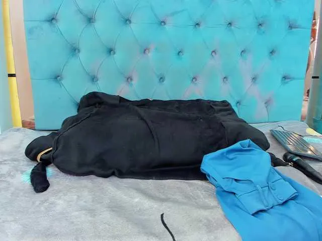 PocahontasPow from BongaCams