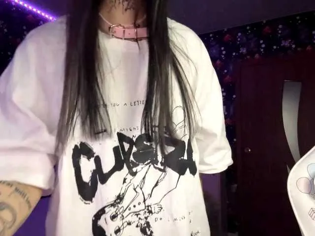 Foot fetish with QuianaDearman from BongaCams. Sweet outfits and crazy satisfaction QuianaDearman from BongaCams