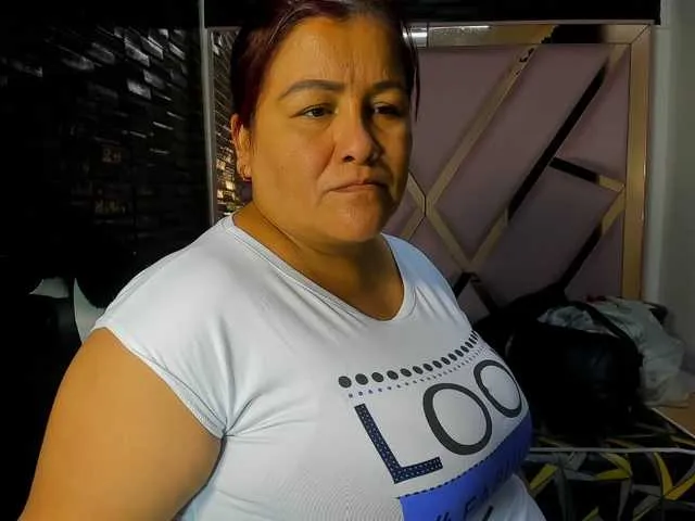 RachelleWoods69 from BongaCams