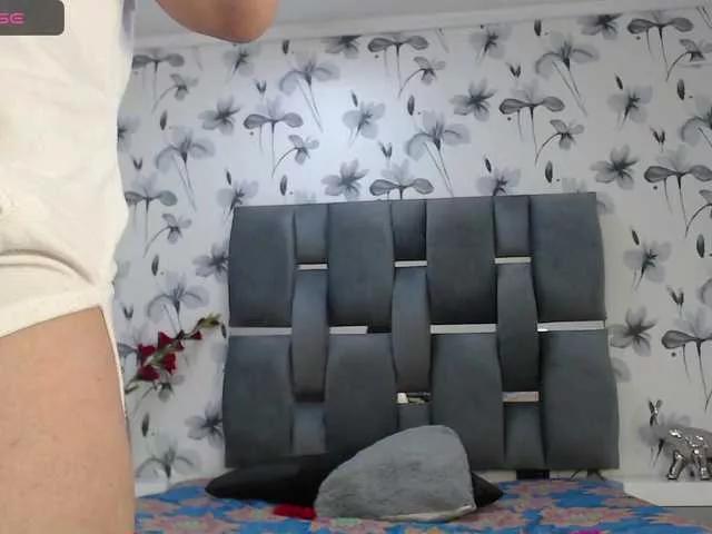 Rosa-Sarhon on BongaCams