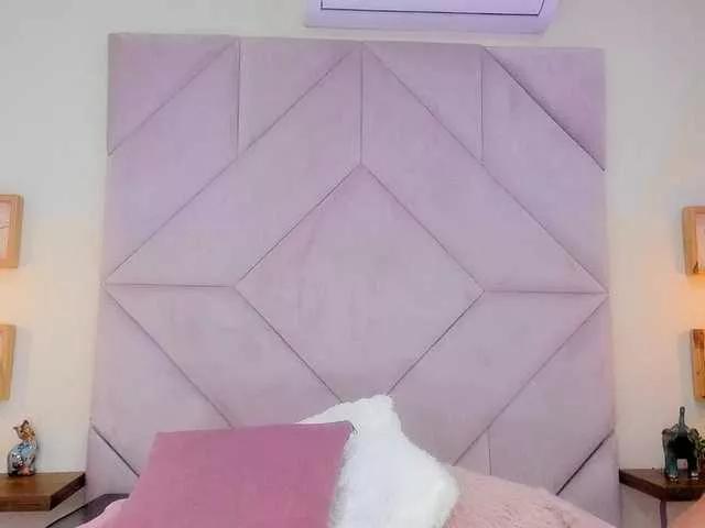 Explore Roxana-mill, she wants to masturbate for you roxana-mill from BongaCams