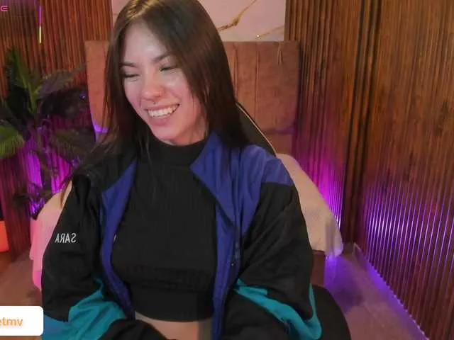 Roxanne-tay from BongaCams