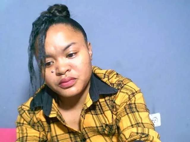 Saminahh on BongaCams