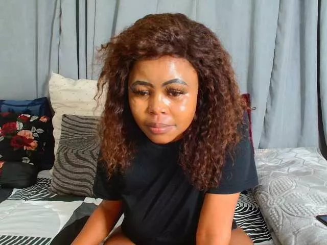 Offline SexyCreamyPussy on BongaCams