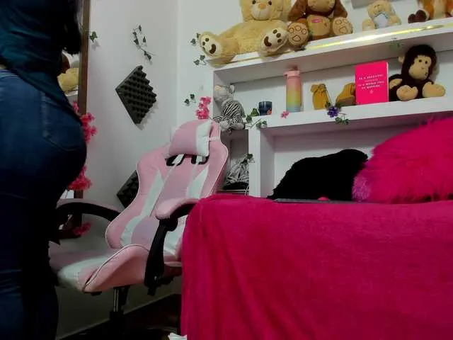 Shantall from BongaCams