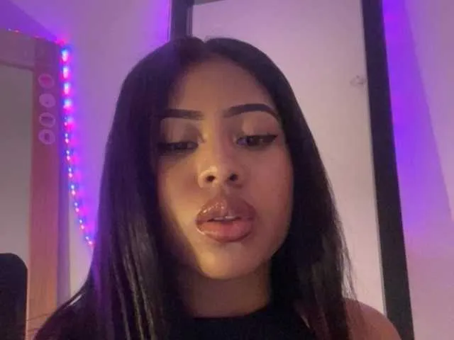 Sweet SirenaSweet wants you to fuck her body now SirenaSweet from BongaCams