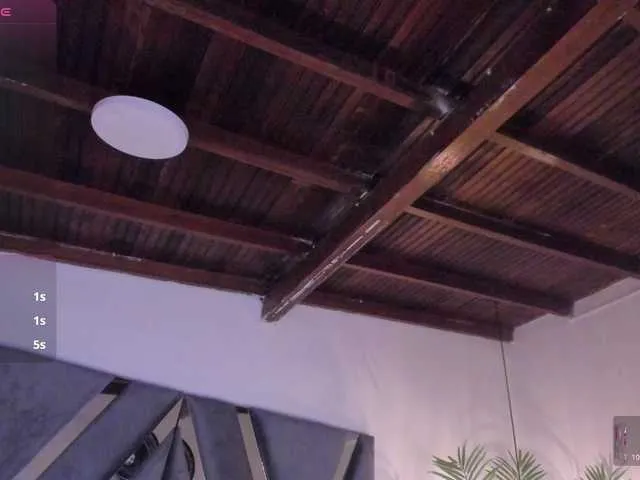 strong-girl from BongaCams