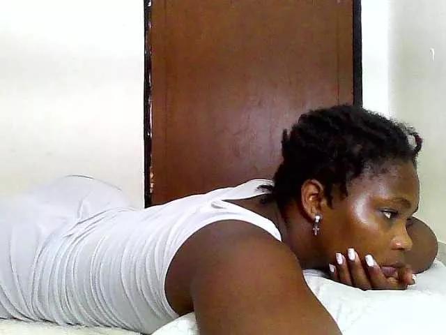 Sweetjuicyass on BongaCams 