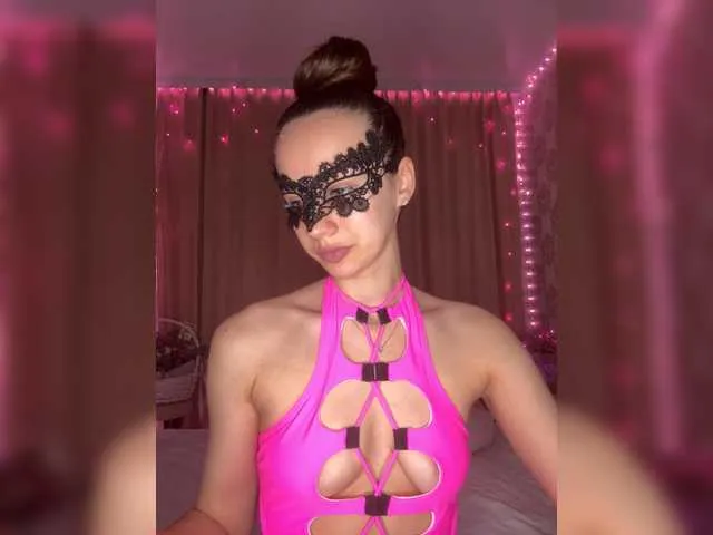 U-Moni from BongaCams