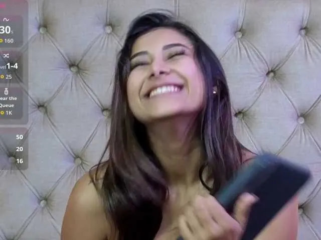 Offline VioletMontes on BongaCams