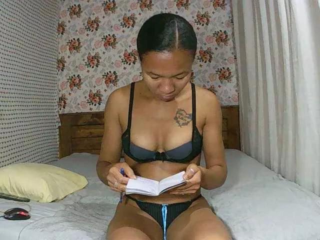 Join cute slut Volaway Volaway from BongaCams