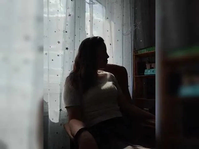 YDINA from BongaCams