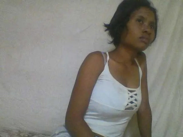 YoungNatie from BongaCams