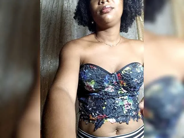 Yvanah from BongaCams