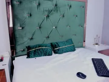 _curly_beauty from Chaturbate