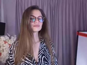 amelliloran19 from Chaturbate