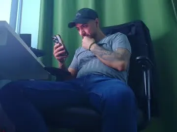 andrewbanner from Chaturbate