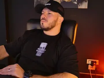 angeloeric from Chaturbate