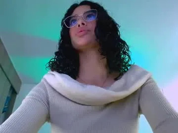 aveline_nuit from Chaturbate