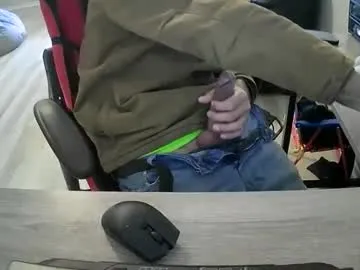 bigdick2131991 from Chaturbate