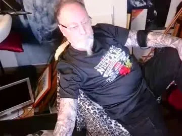 blindsurfer780299 from Chaturbate