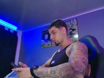 camiloalvarezzz3 from Chaturbate