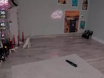 careful_i_bite from Chaturbate