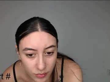 chloe_vahos from Chaturbate