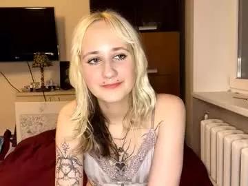 Slutty Clementinehollner wants you to fuck her body now clementinehollner from Chaturbate