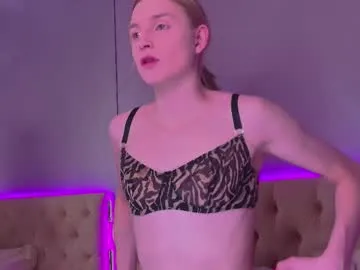 cortie_crystal from Chaturbate