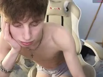 Appetizing Crisp1n gets naked and peak while being viewed crisp1n from Chaturbate