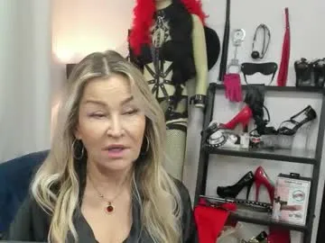 crystalxohotty from Chaturbate